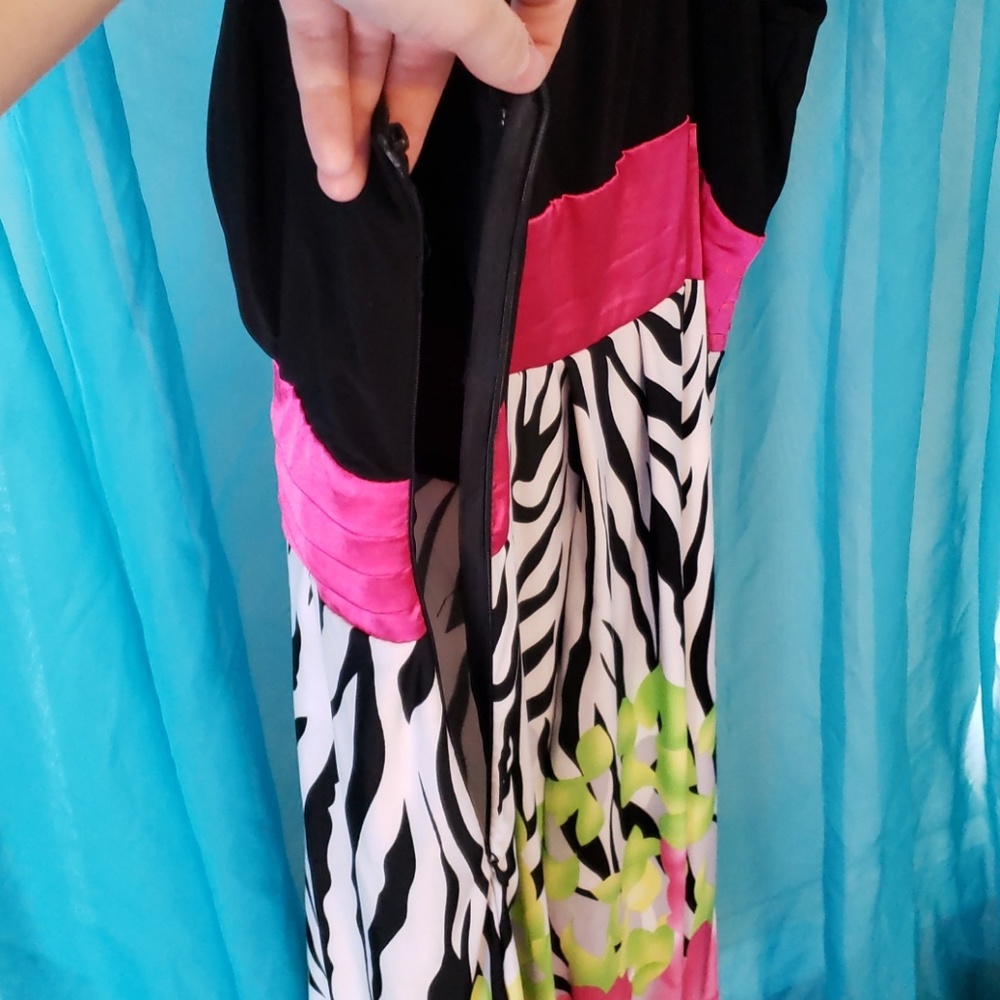 Dots Dress - Picture 5 of 6
